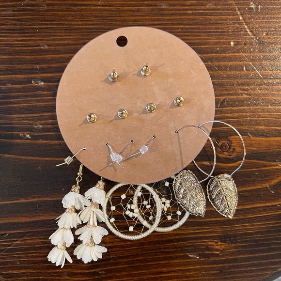 6 pair of earrings - Picture 2 of 2